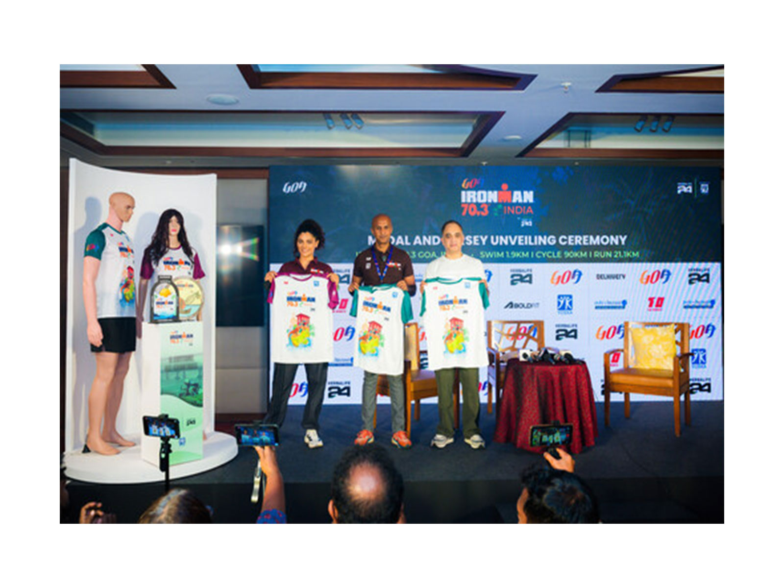 L-R: Saiyami Kher, Deepak Raj and a Herbalife representative