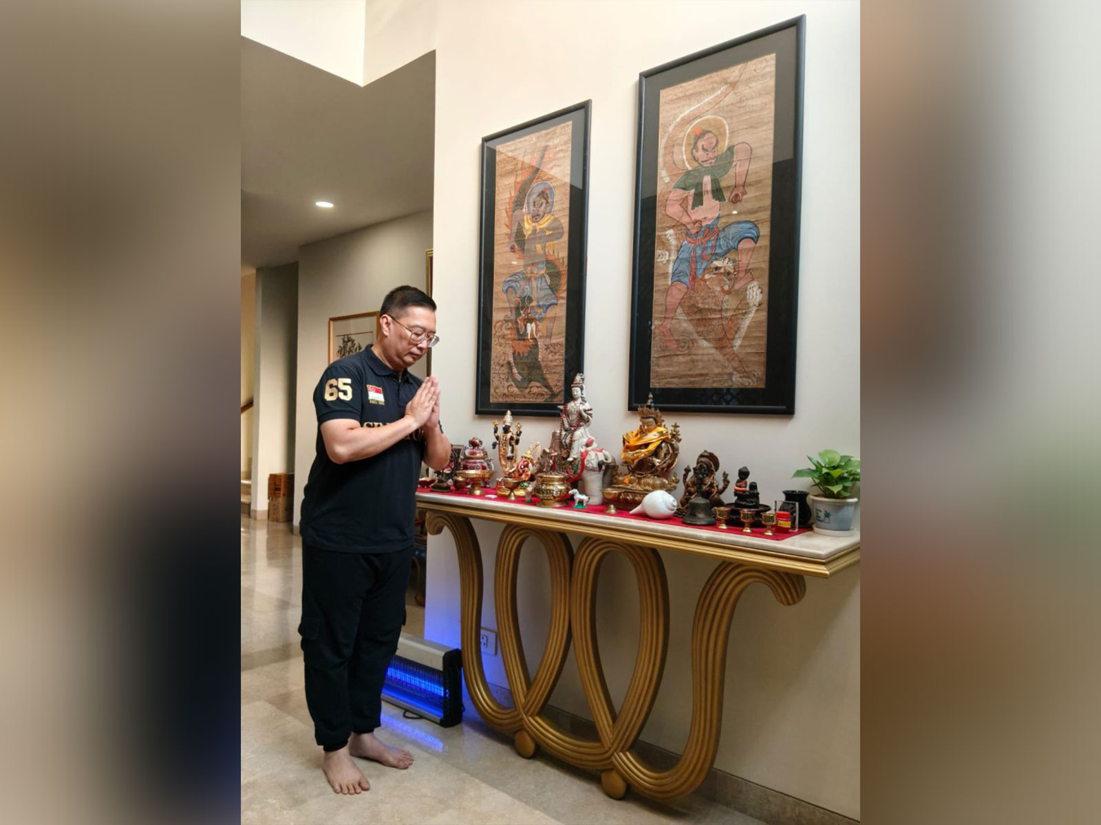 Singapore's High Commissioner to India, Simon Wong, offers prayers for the victims of the Delhi Red Fort blast, which he described as an "act of terror," expressing solidarity with India and the affected families. (Photo: X/@SGinIndia)