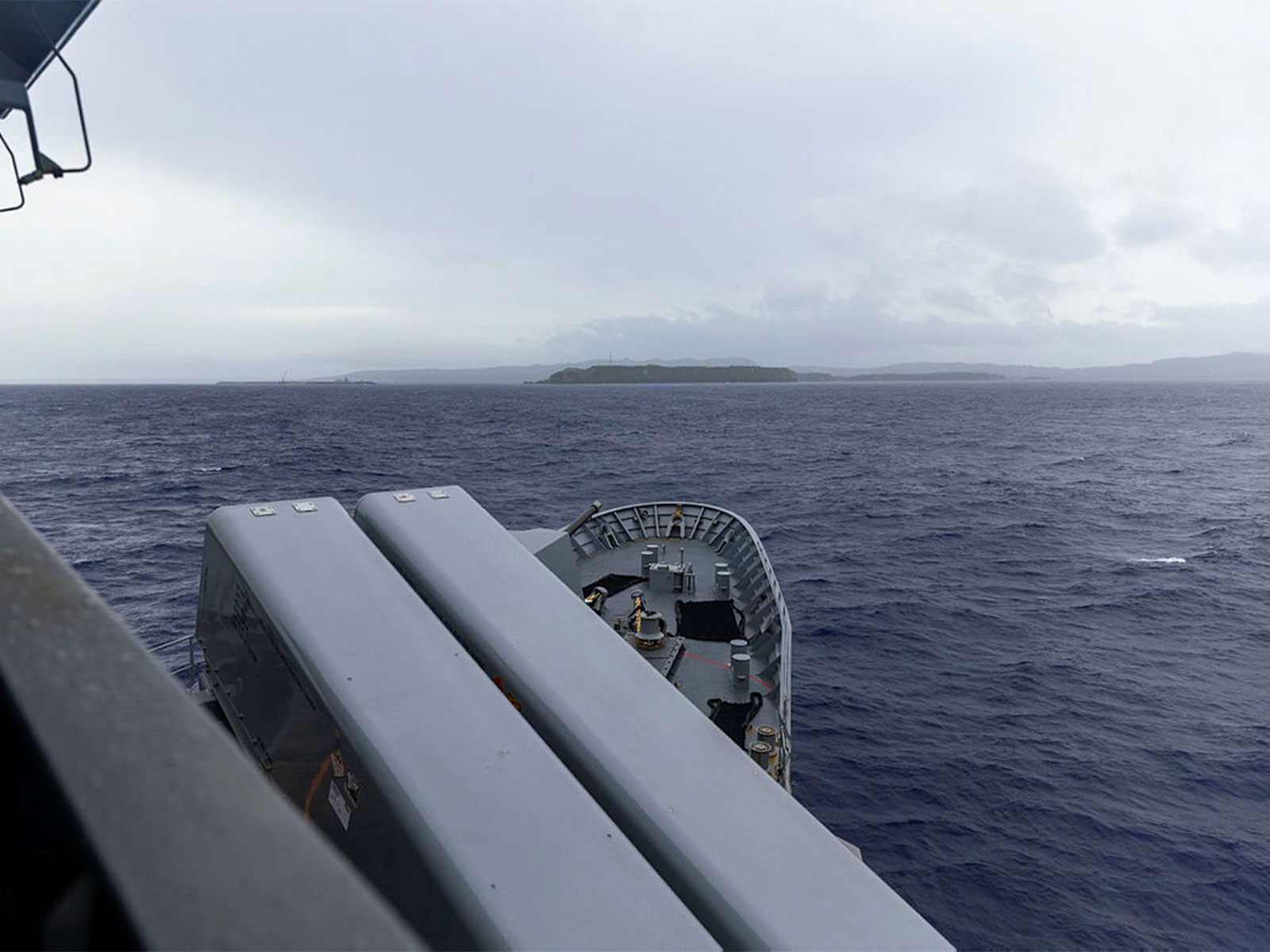 HMAS Ballarat sails into US Naval Base Guam to participate in Exercise MALABAR during Regional Presence Deployment 25-4 (Photo/Australia's Ministry of Defence)