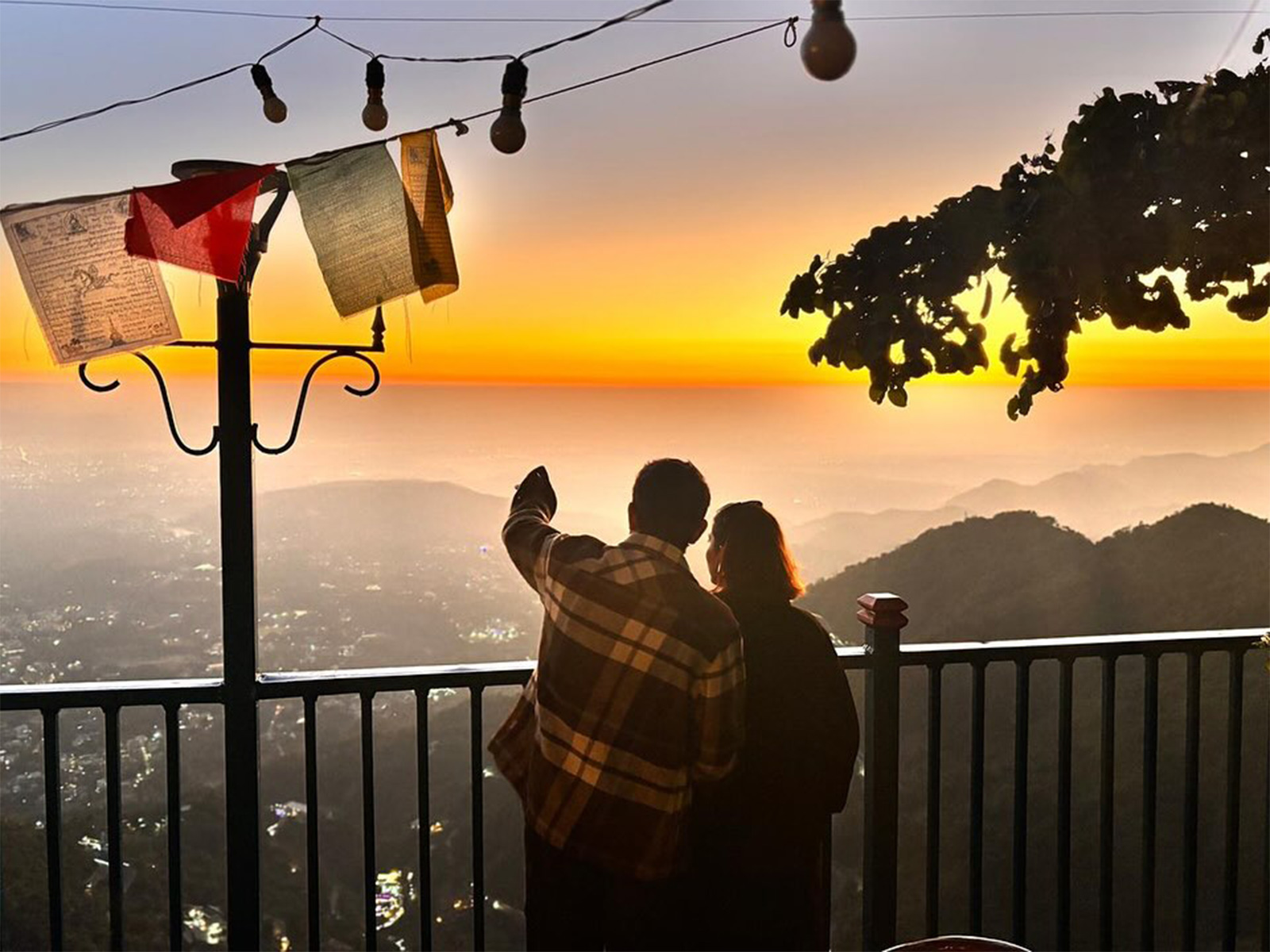 Vikrant Massey, Sheetal Thakur (Photo/Instagram@vikrantmassey)