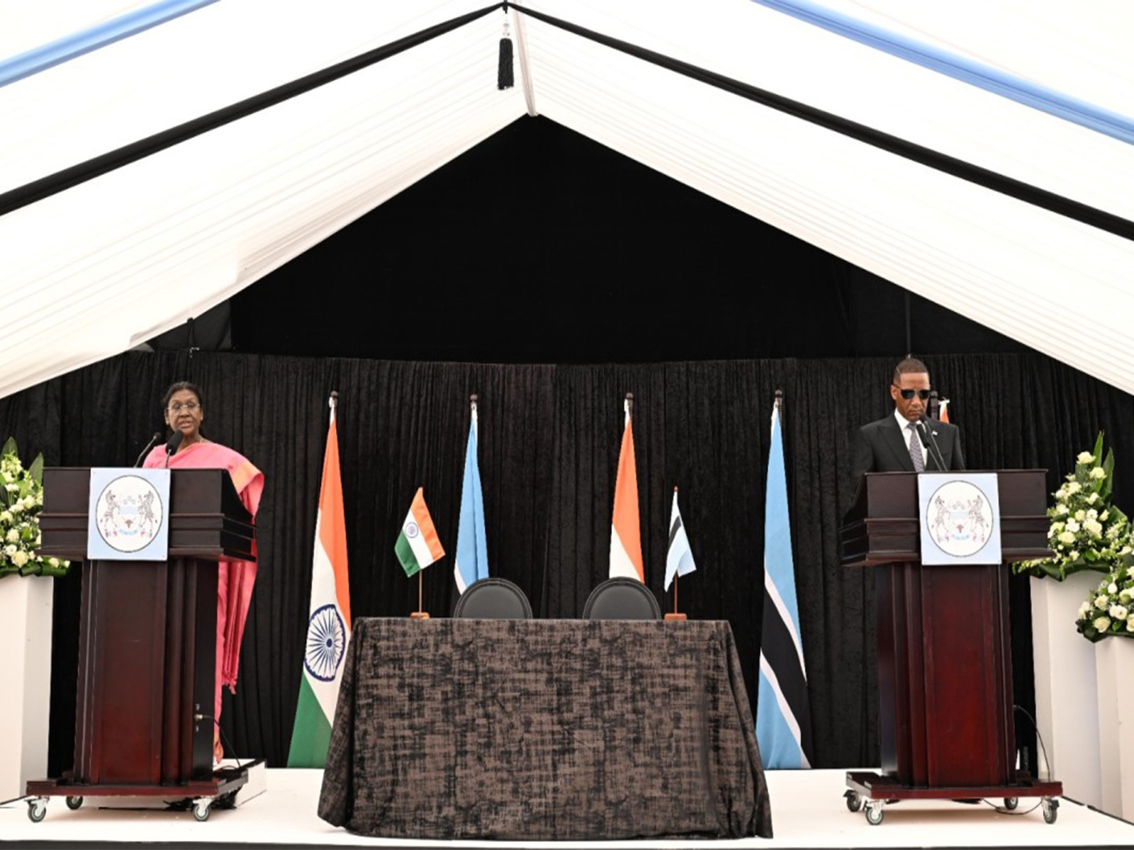 President Droupadi Murmu with Botswana President Duma Boko in Gaborone. (Photo: X/@rashtrapatibhvn)