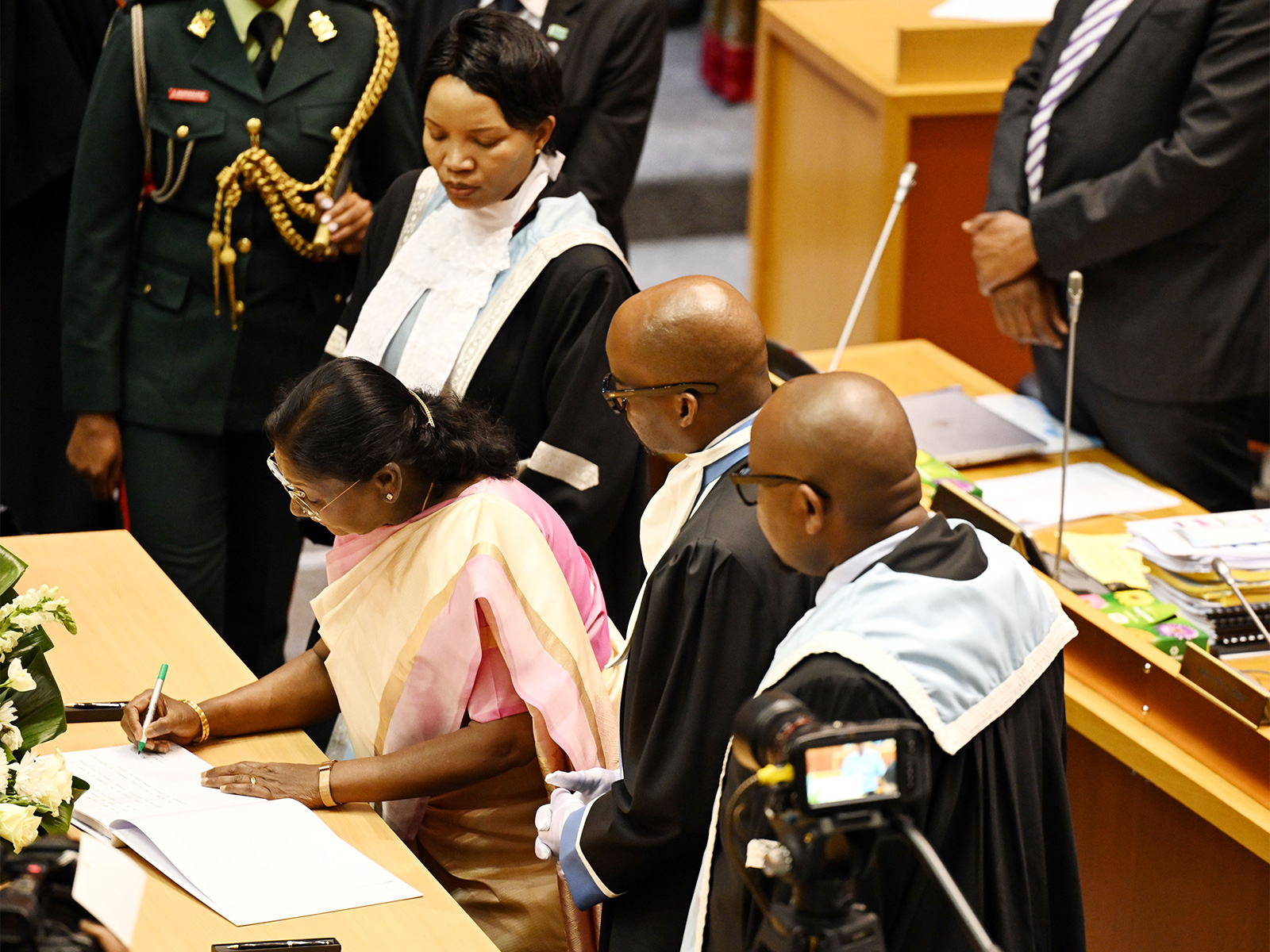 President Droupadi Murmu during her visit to the National Assembly of Botswana in Gaborone. (Image Source: PIB)