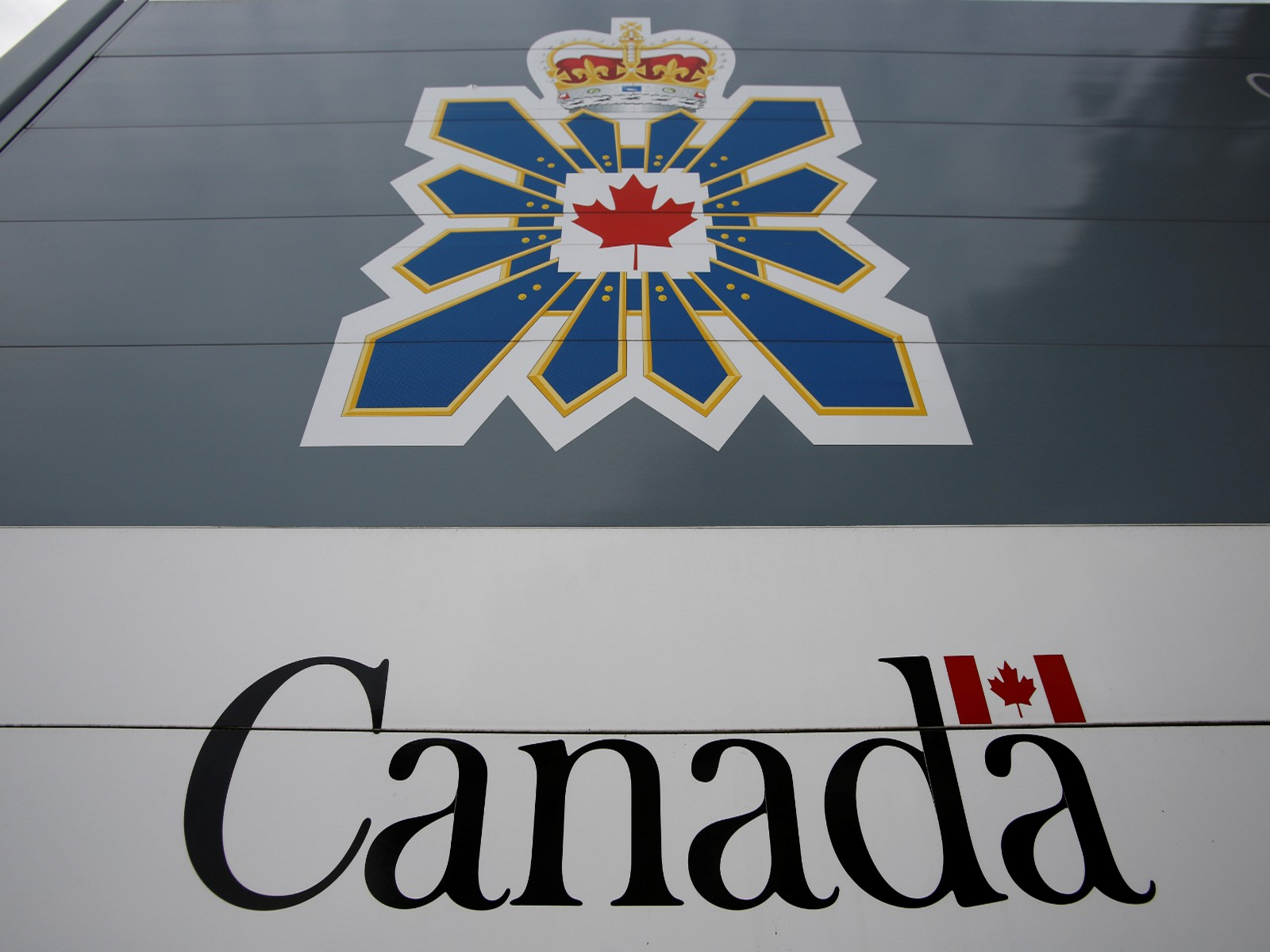 A sign with Canadian Security Intelligence Service logo outside the agency's headquarters in Ottawa  (File Photo/REUTERS)