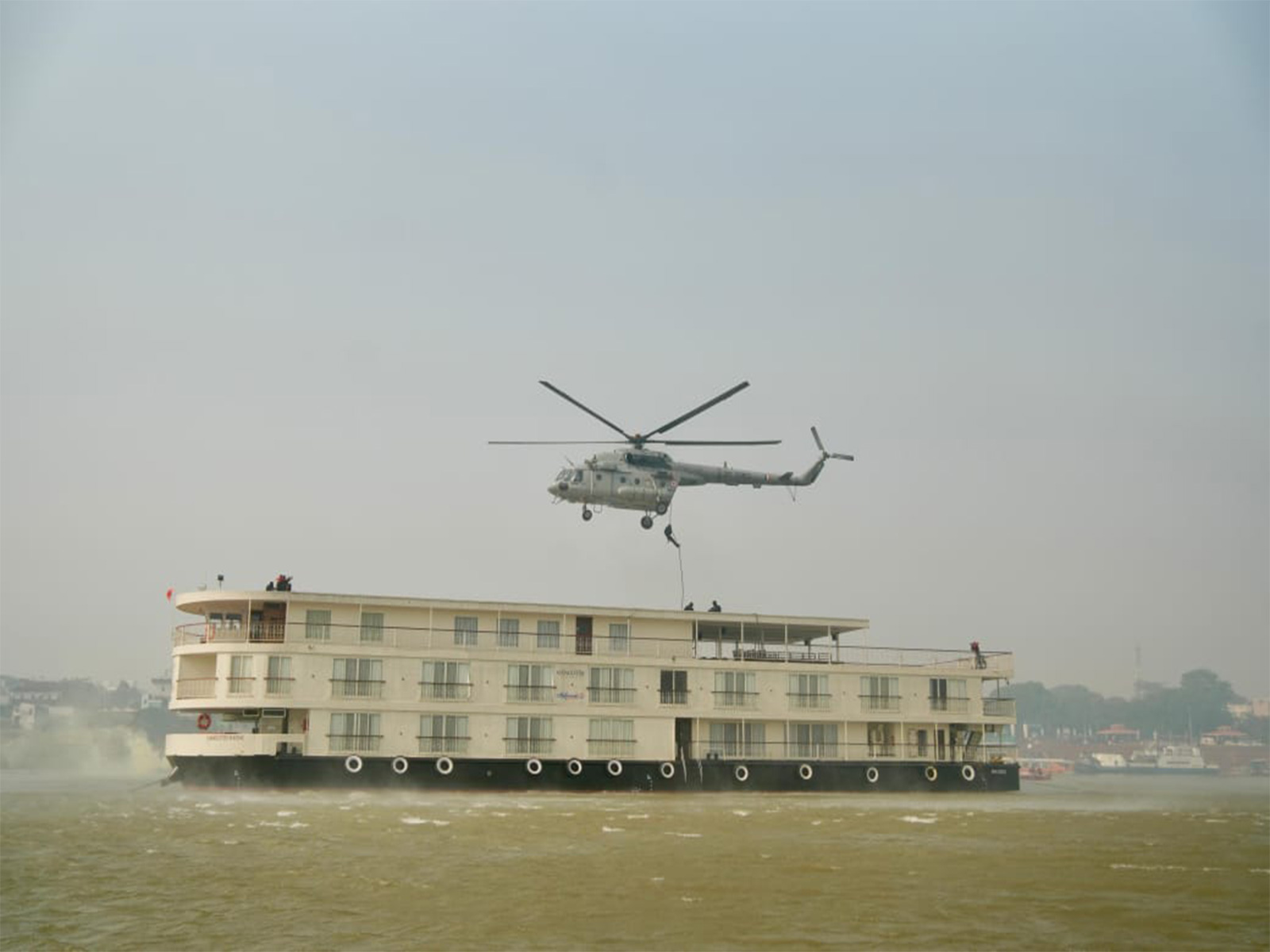 NSG, IAF conduct high-intensity counter-terror mock drill on Ganga in Varanasi (Photo/NSG)