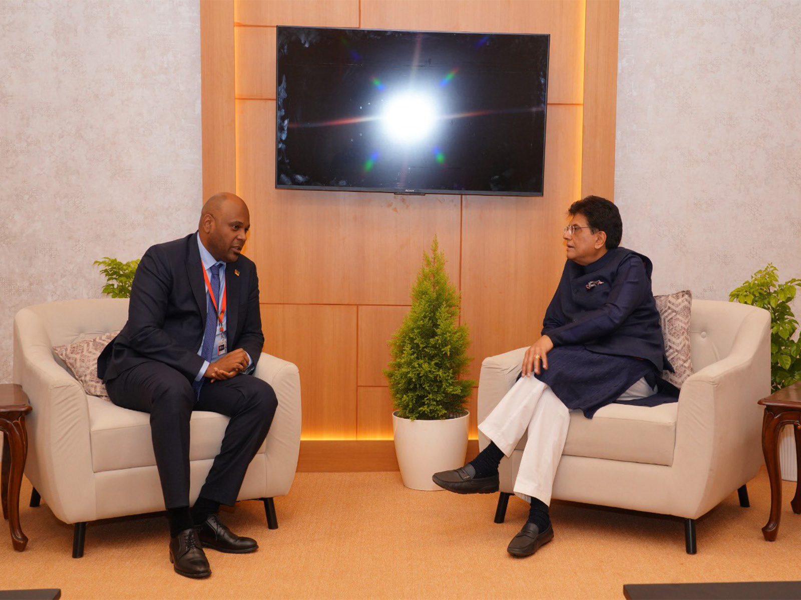 Union Minister of Commerce and Industry, Piyush Goyal with Antonio Grispos, Secretary of State for Trade, Mozambique (Photo: X@PiyushGoyal)