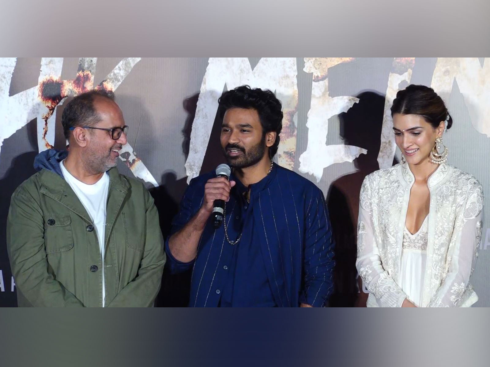 Aanand L Rai (L), Dhanush (C) and Kriti Sanon (R) (Photo: ANI)