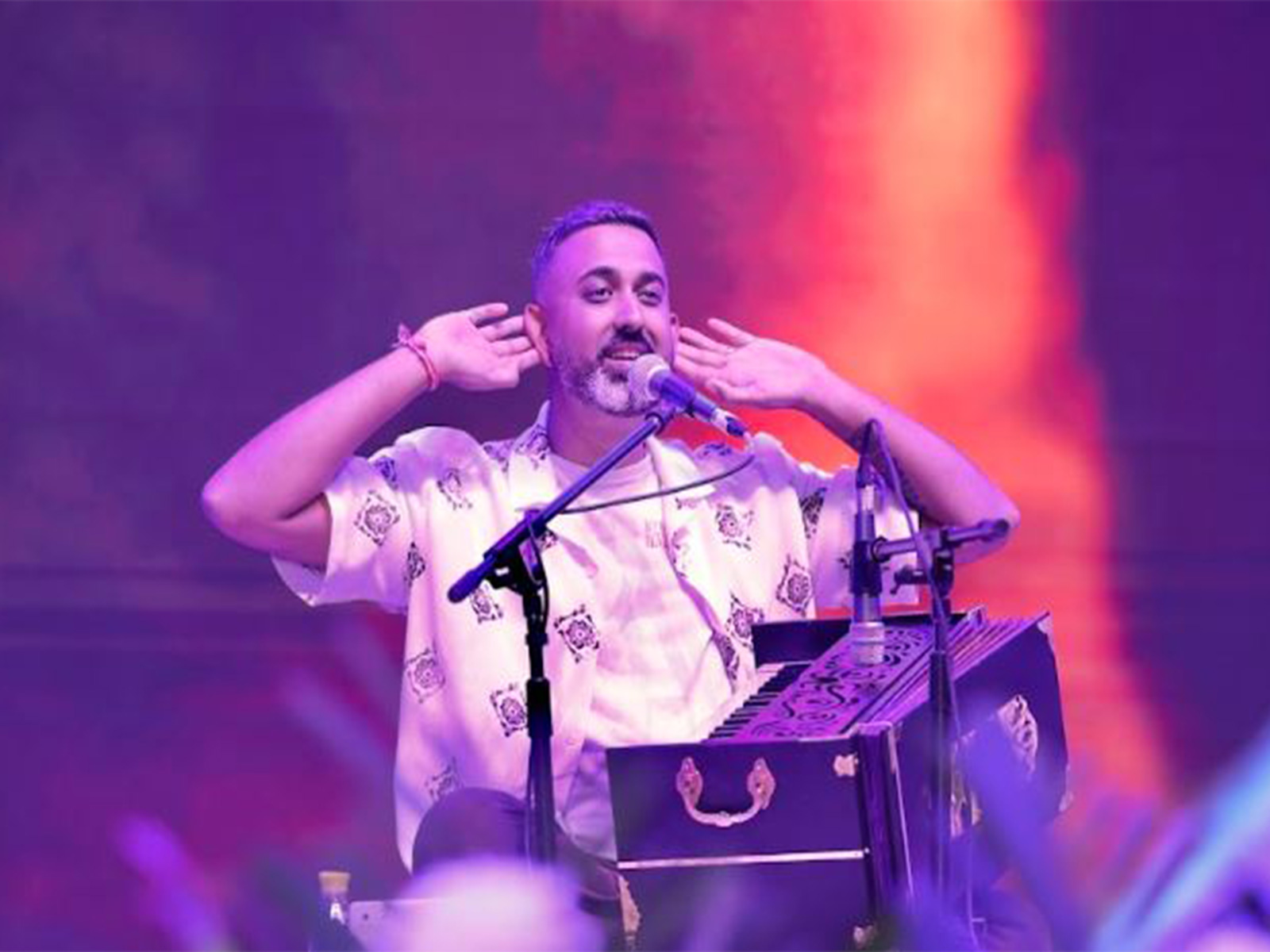 Global kirtan artist Radhika Das (Image source: Concert team)