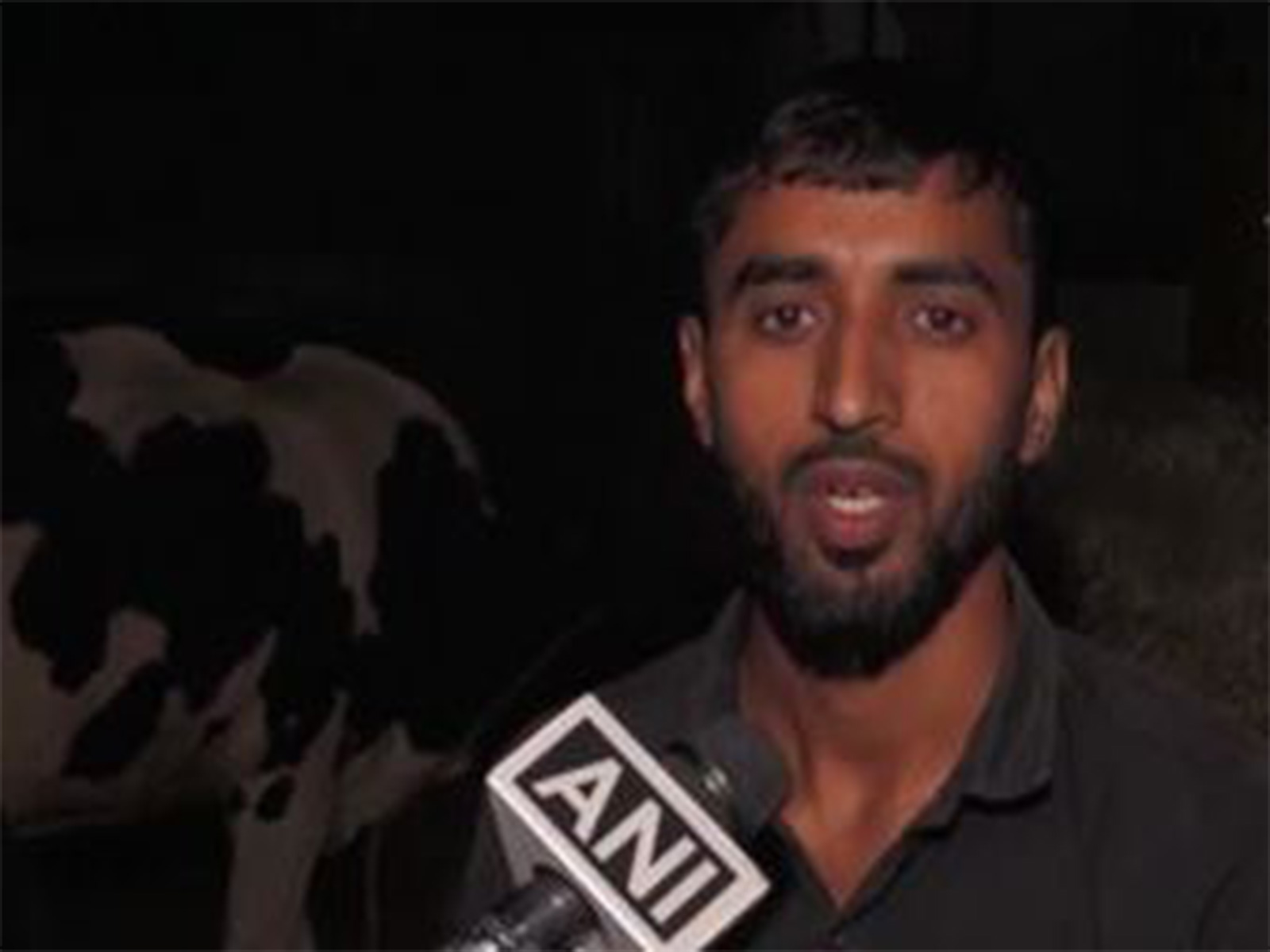 Atlaf Hussain, a benefactor of Jammu and Kashmir Rural Employment Generation Programme. (Photo/ANI)