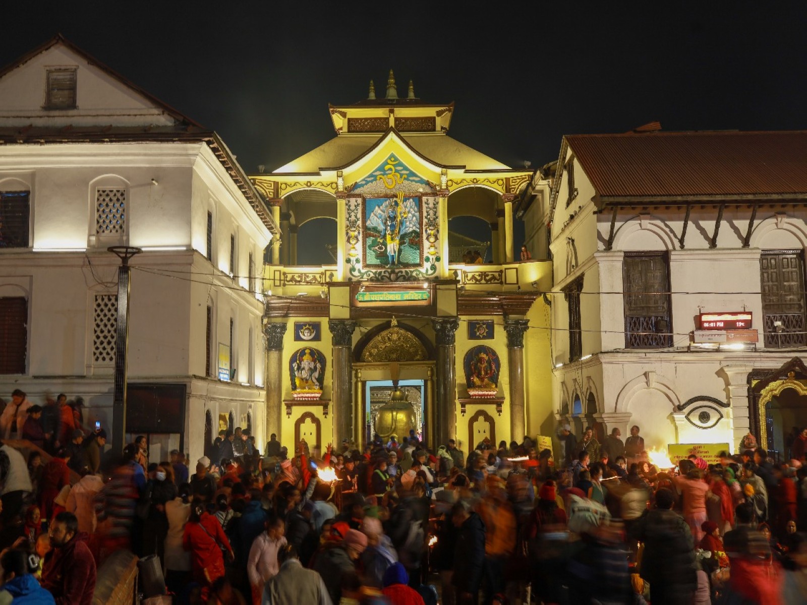 Thousands of Hindu devotees gather at Nepal's Pashupatinath Temple, light lamps for Bala Chaturdashi (Photo/ANI)