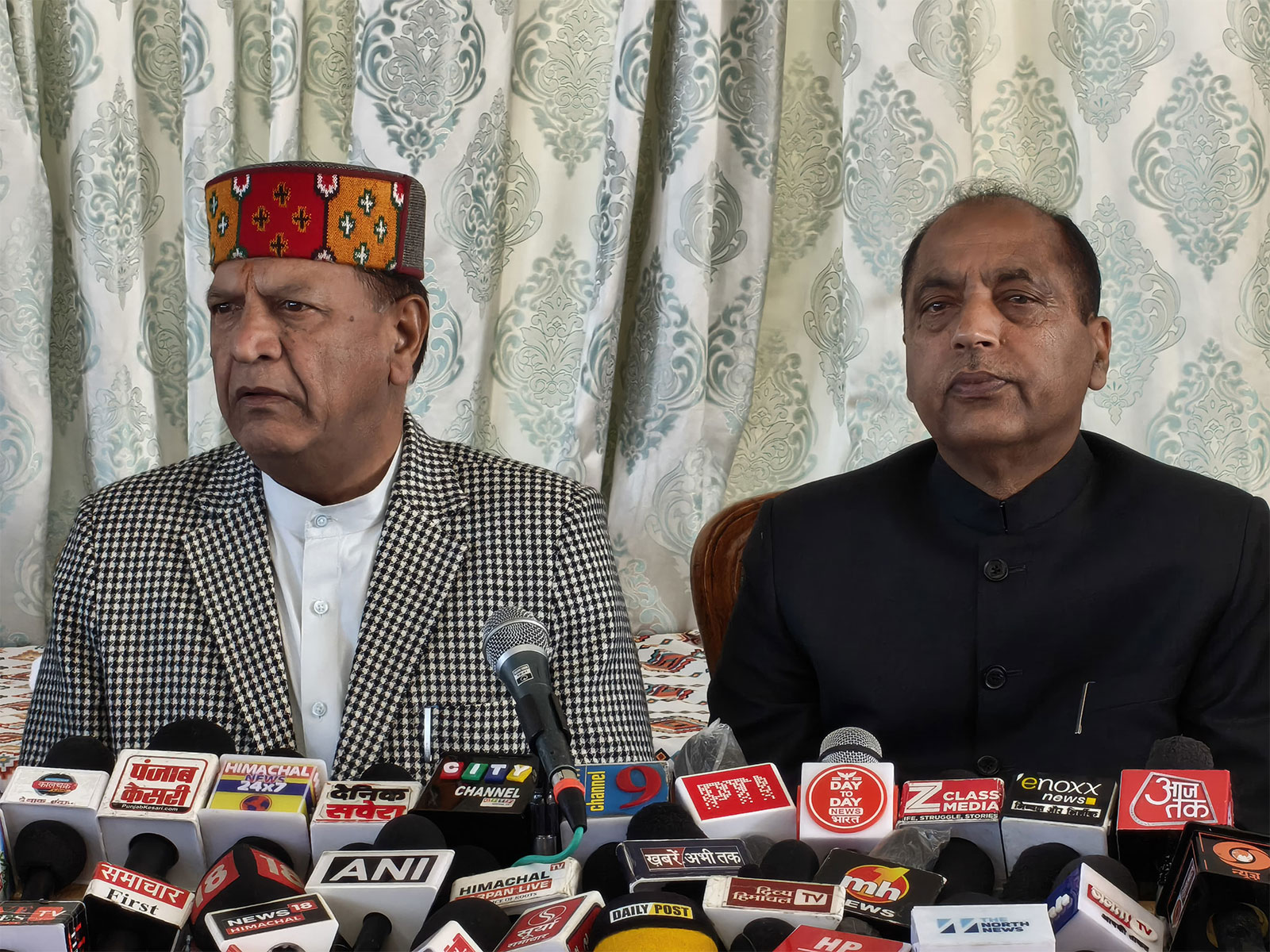BJP leaders Jai Ram Thakur and Dr Rajiv Bindal  (Photo/ANI)