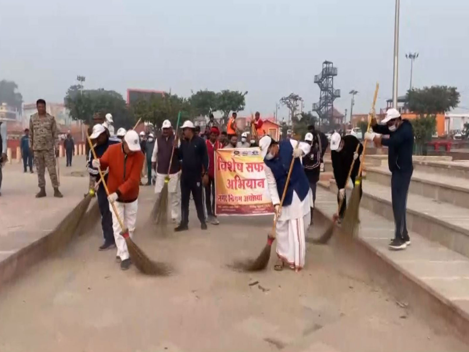 Cleanliness drive underway in Ayodhya (Photo/ANI)