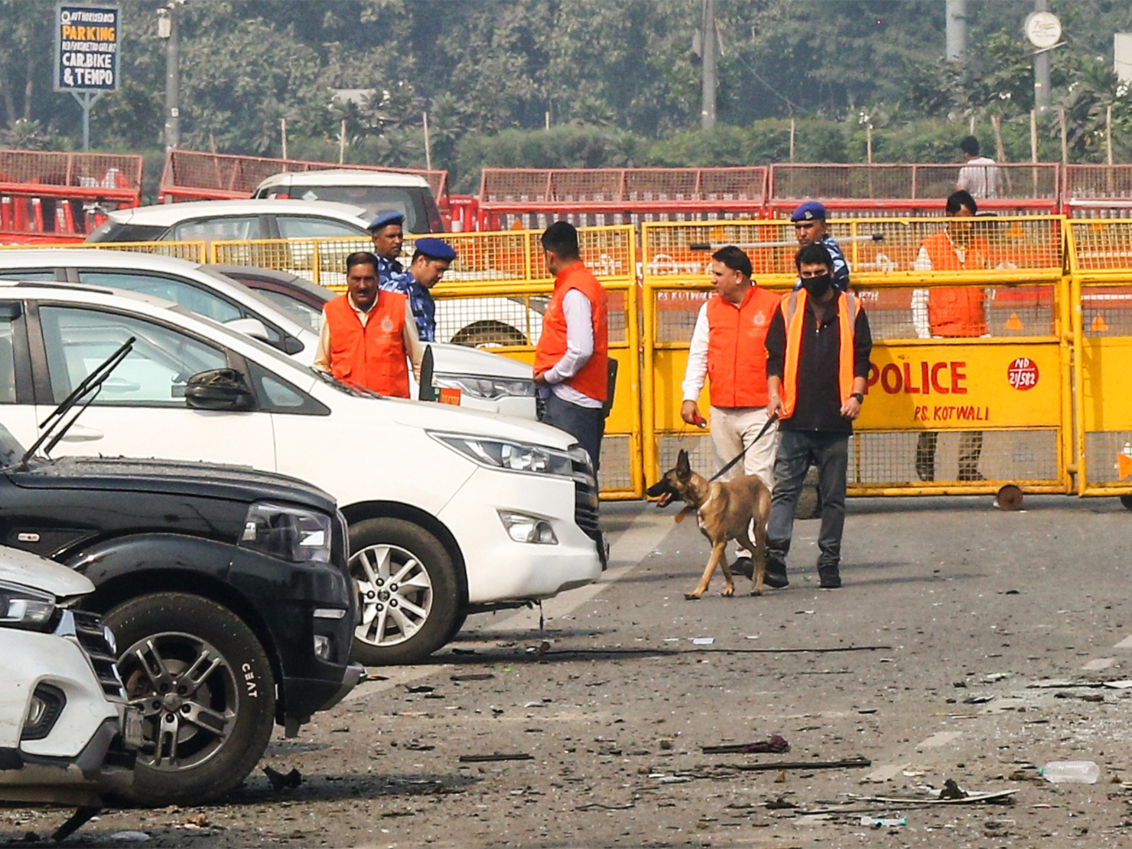 Bomb disposal squads examine the site of the car blast near Red Fort, in New Delhi (File Photo/ANI)