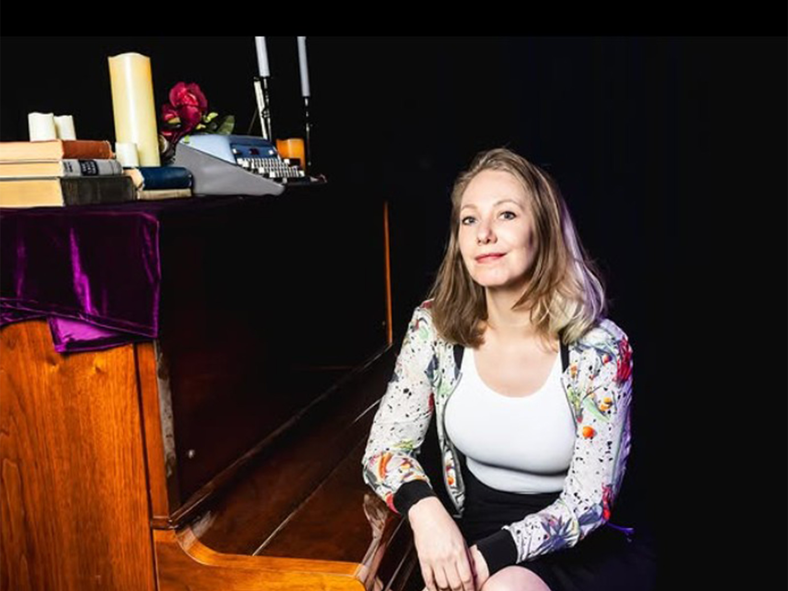 Emily V Gordon (Image source: Instagram@emilyvgordon)