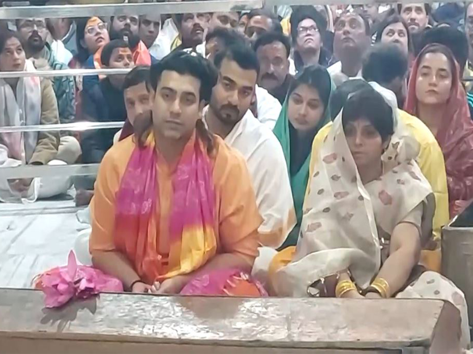 Jubin Nautiyal visits Mahakaleshwar Temple (Photo/ANI)