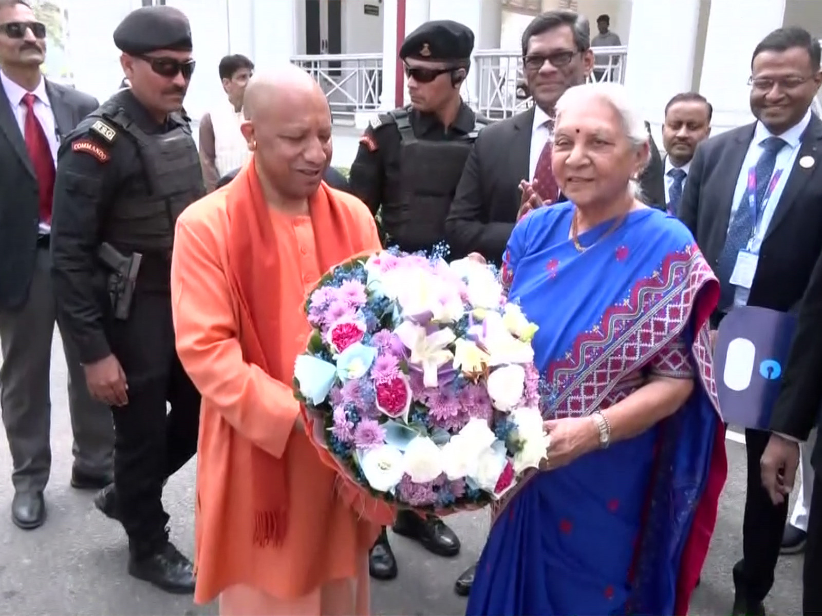 CM Yogi visits Governor Anandiben Patel on her birthday (Photo/ANI)