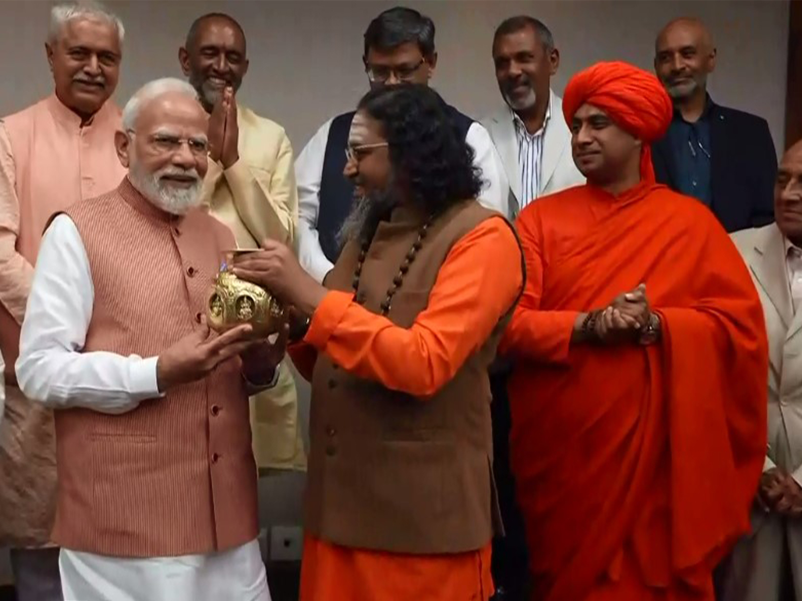 PM Modi interacts with heads of prominent community organisations in Johannesburg (Photo: ANI) 