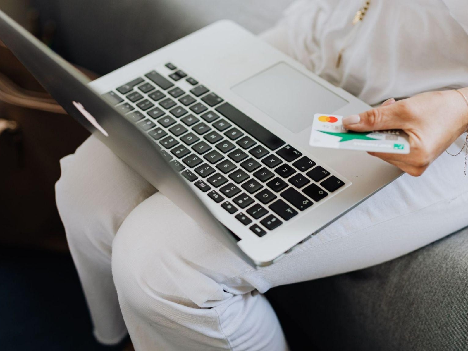 Travel Insurance Online India: Your Complete Guide to Choosing the Right International Plan for Schengen & USA Trips