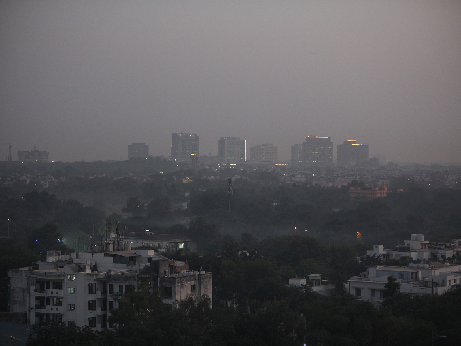 A layer of smog engulfs the Hari Nagar Ashram area in New Delhi (File Photo/ANI)
