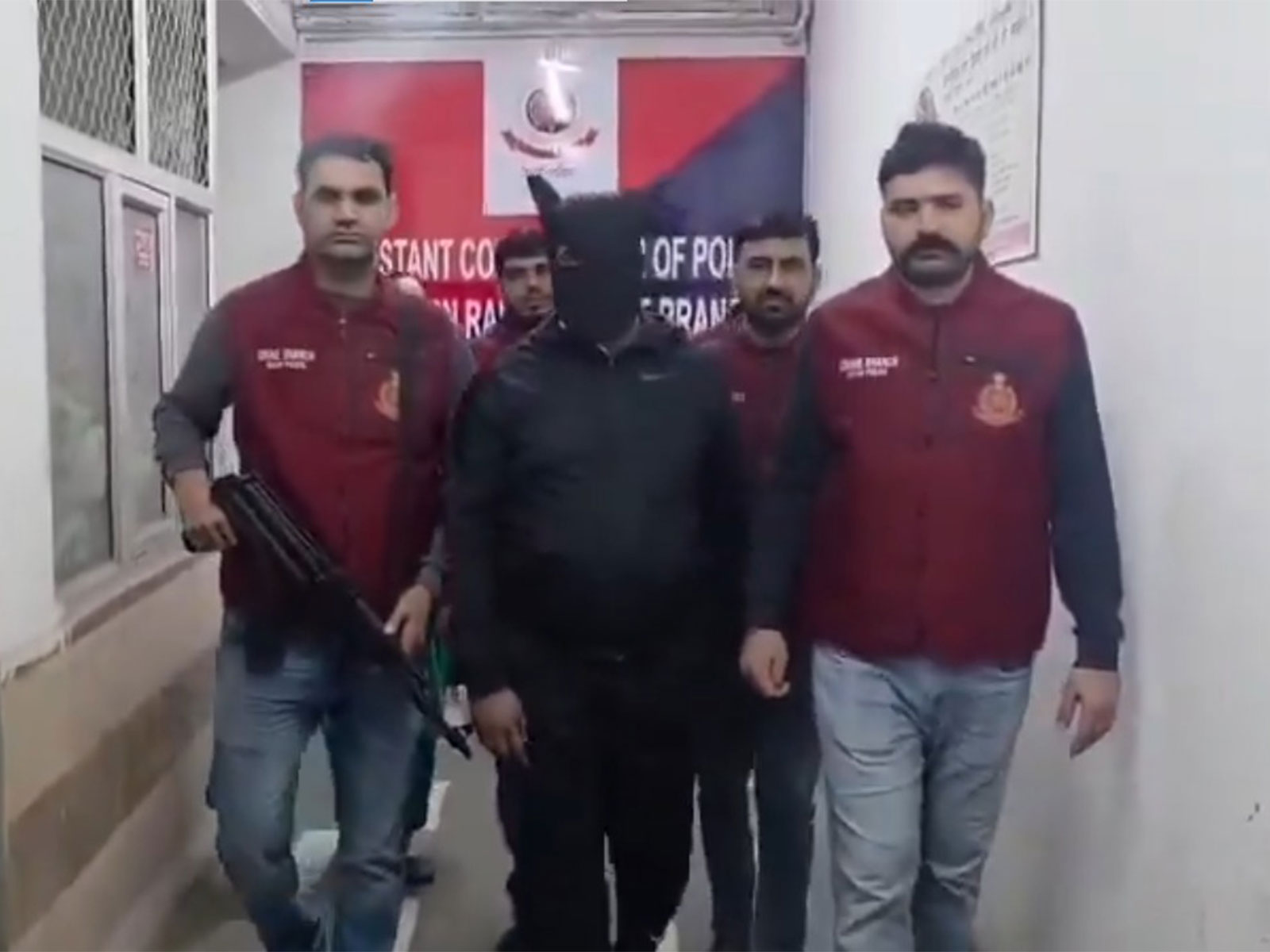 Accused in Delhi Police's Crime Branch custody  (Photo/X/@CrimeBranchDP)