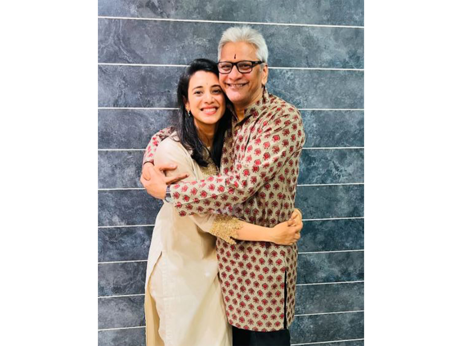 Smriti Mandhana with father (Photo: Instagram/@smriti_mandhana)