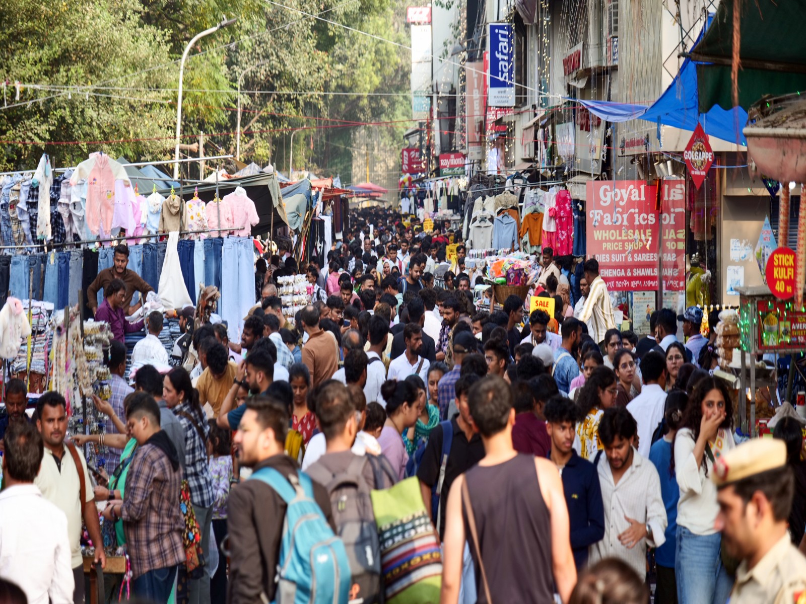 People throng the market for shopping (File Photo/ANI)