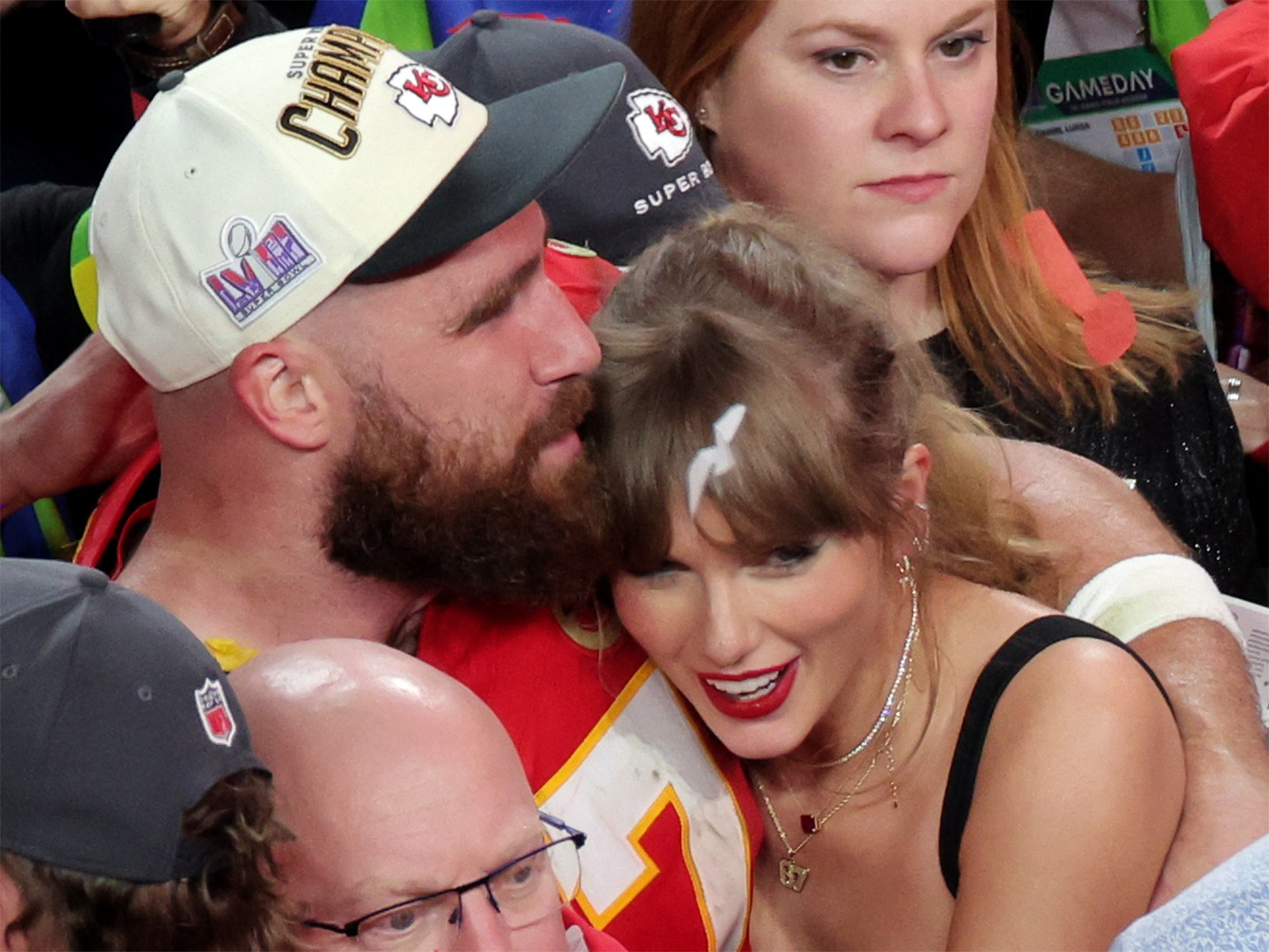 Travis Kelce, Taylor Swift (Image source/Reuters)