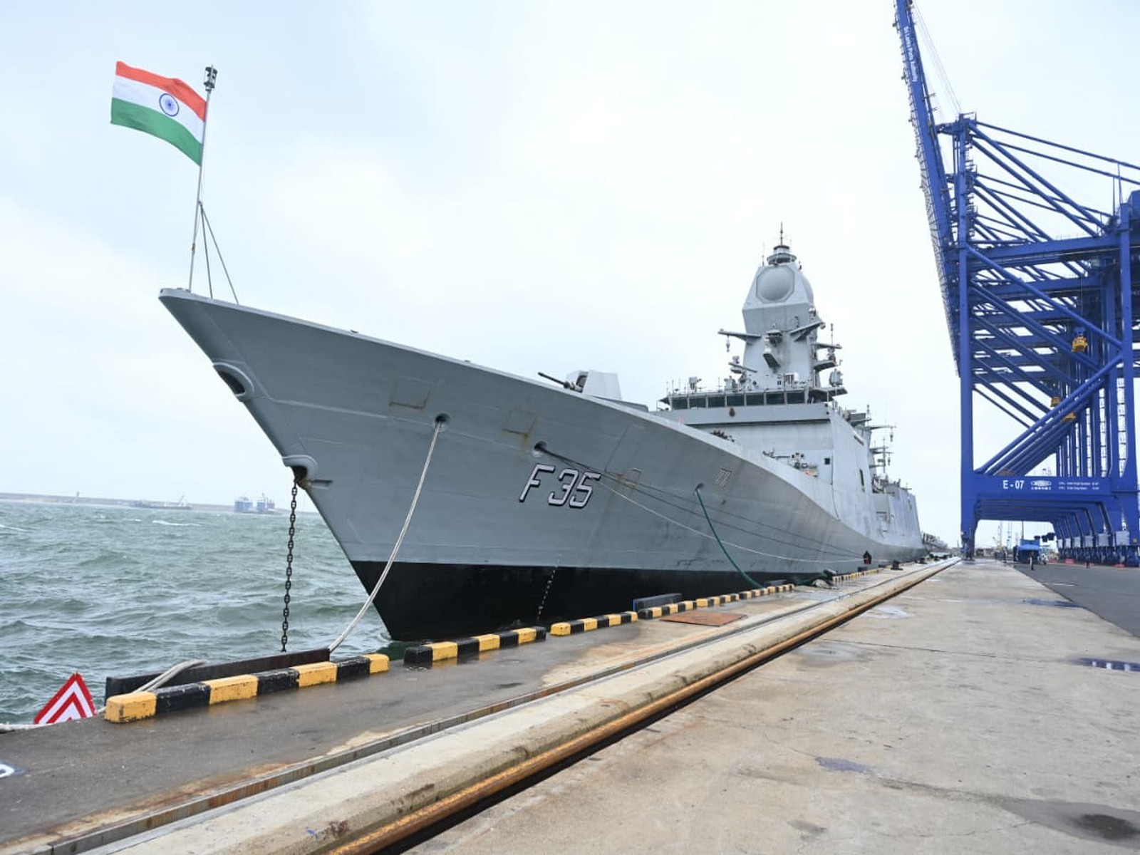 INS Vikrant, INS Udaygiri participate in Sri Lanka Navy's International Fleet Review 2025 (Photo/PIB)