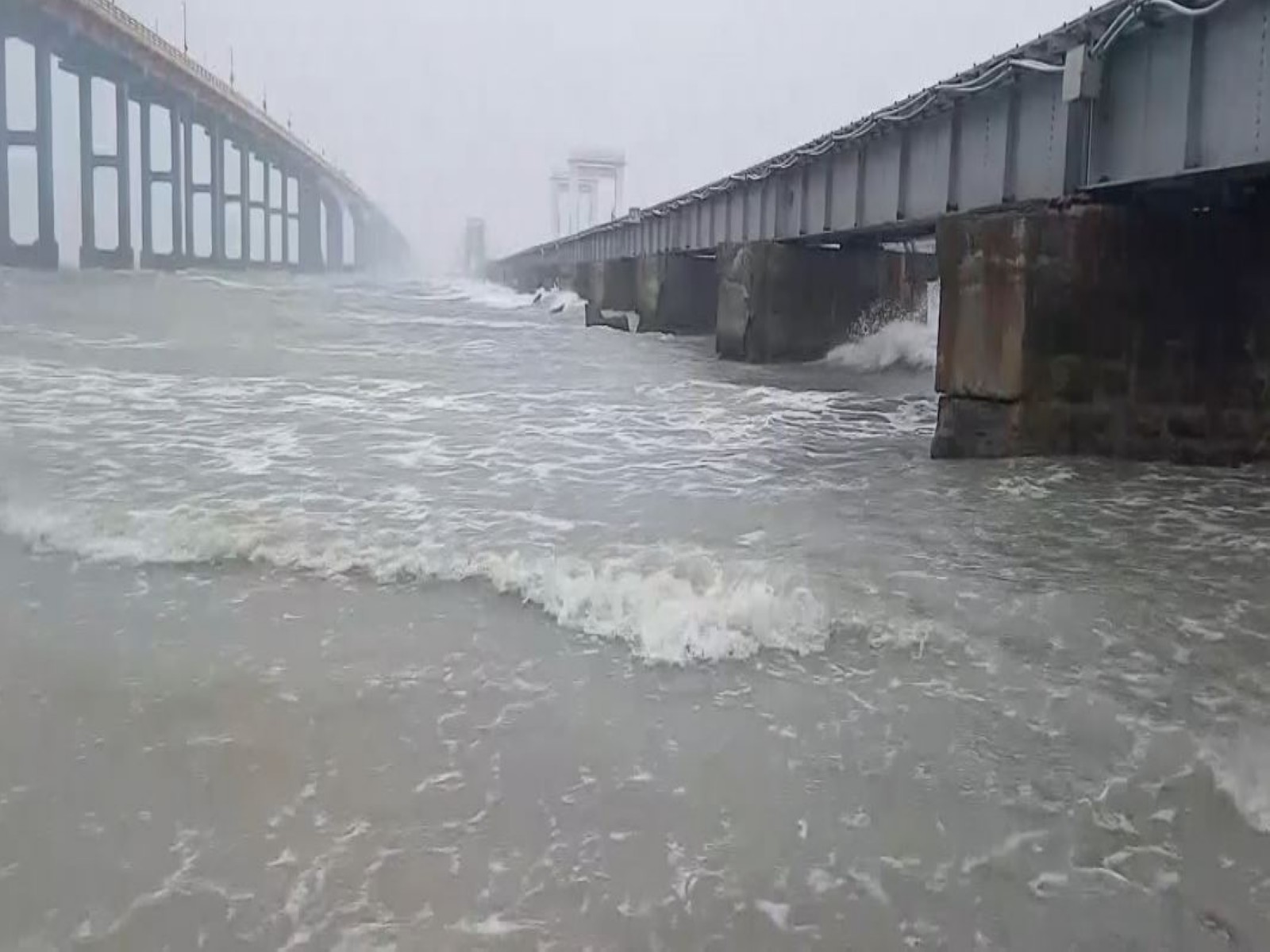 Cyclone 'Ditwah' hits Pamban with strong winds, heavy rain and rough sea conditions (Photo/ANI)