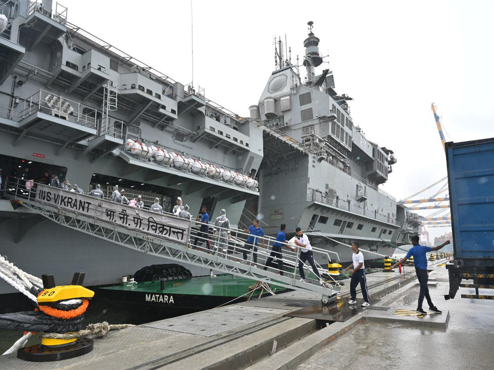 INS Vikrant delivering relief provisions to Sri Lanka (Photo/ X@indiannavy)