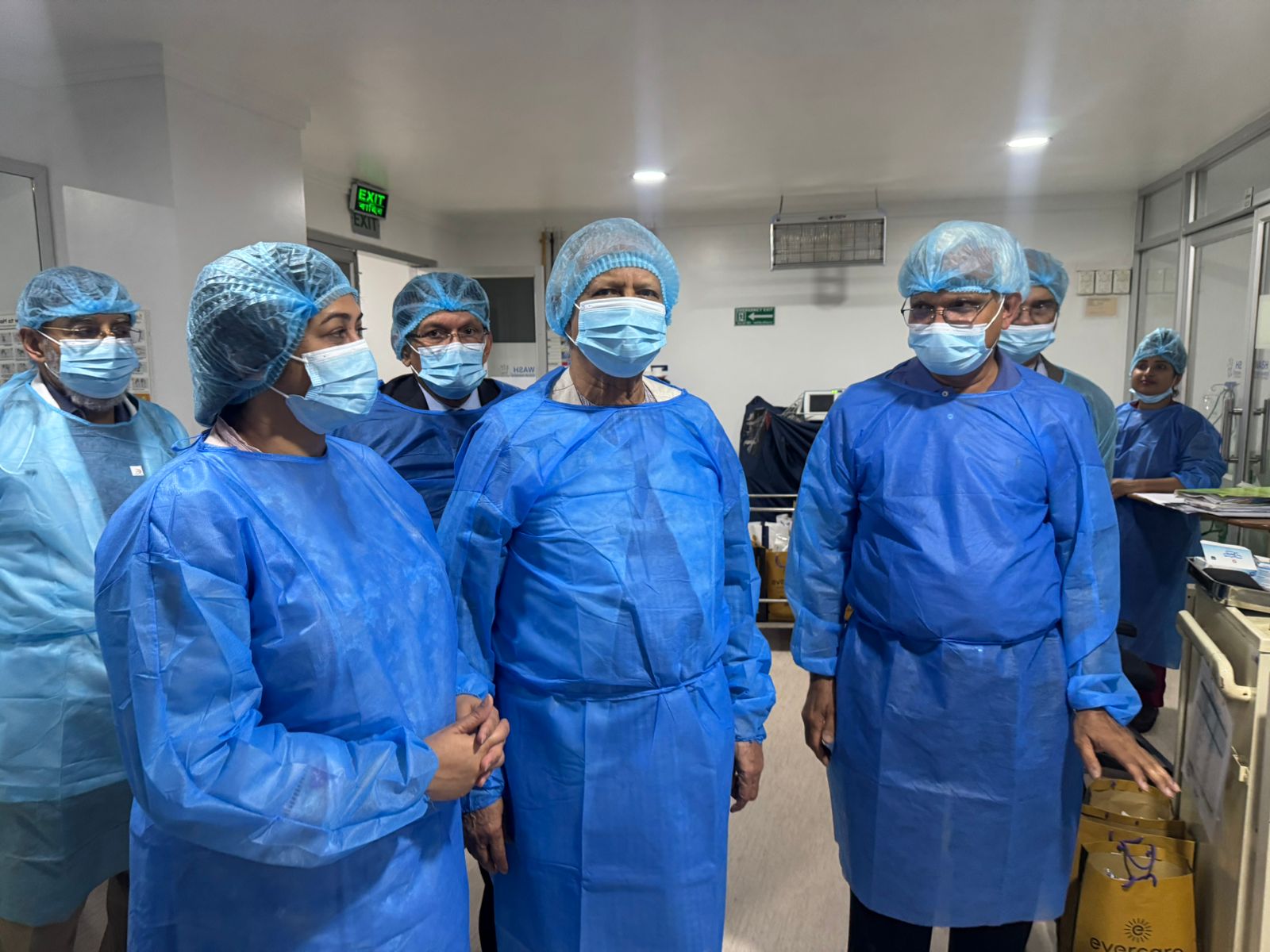 Bangladesh interim leader Muhammad Yunus meets medical team of ailing former Prime Minister Begum Khaleda Zia. (Image Source: Chief Adviser Press Wing)