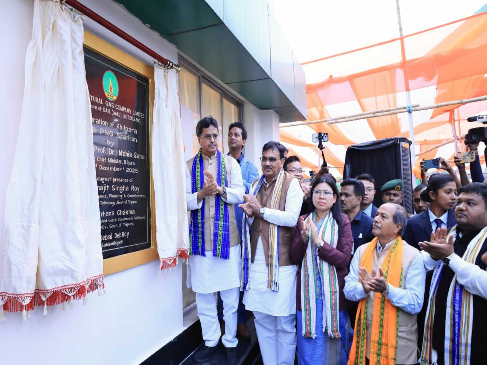 Tripura CM Manik Saha inaugurates newly established Khilpara CNG Station. (Photo/ANI)