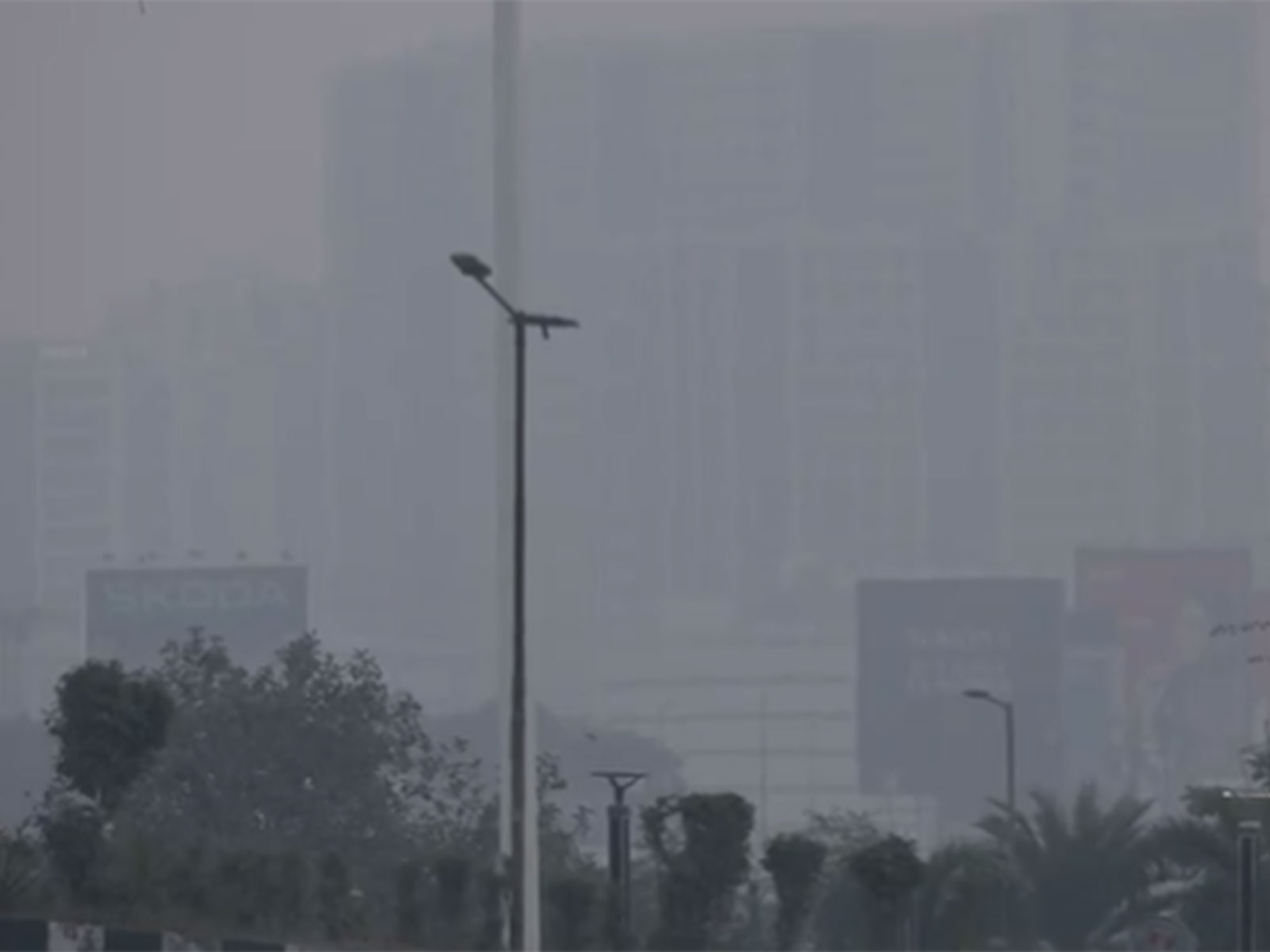 Mumbai city wakes up to a layer of haze (Photo/ANI)