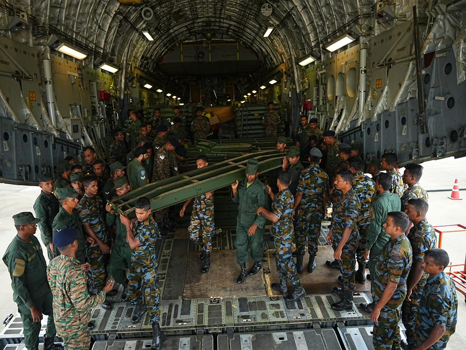A C-17 aircraft carrying Bailey bridge units arrives in Colombo as part of India's ongoing Operation Sagar Bandhu relief efforts. (Photo: X/@MEAIndia)