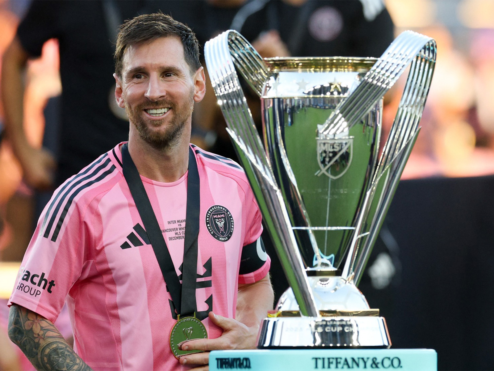 Lionel Messi with MLS title (Photo: Reuters)
