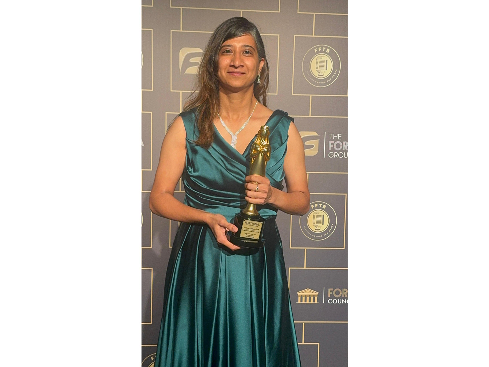 Founder Kanakadhara Srinivasan Honoured for Outstanding Contributions in Financial Advisory