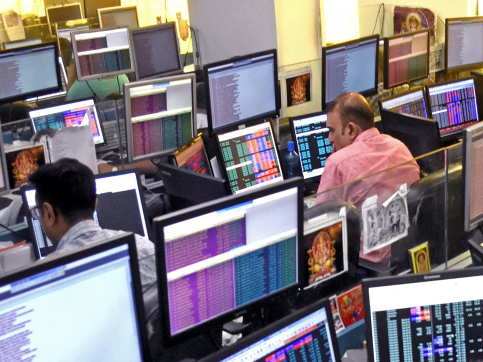 Shareholders and brokers monitoring stock market (File Photo/ANI)