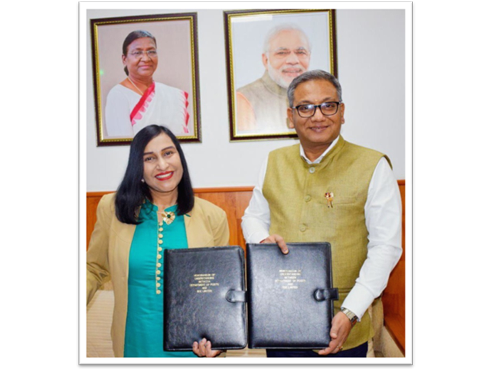 Manisha Bansal Badal, General Manager (CCS and RB), Department of Posts, and Sundararaman Ramamurthy, MD and CEO, BSE (Image: PIB)