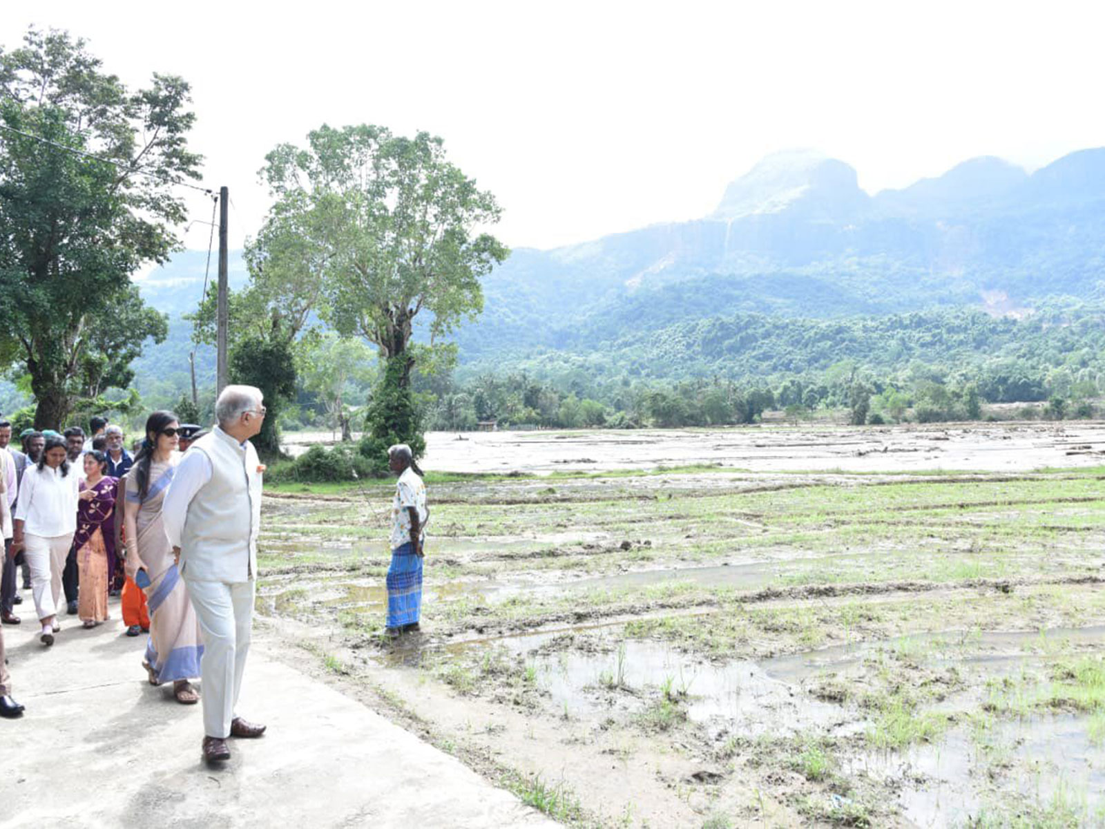 Indian HC Santosh Jha visits Cyclone Ditwah-affected areas (Photo/X@IndiainSL)