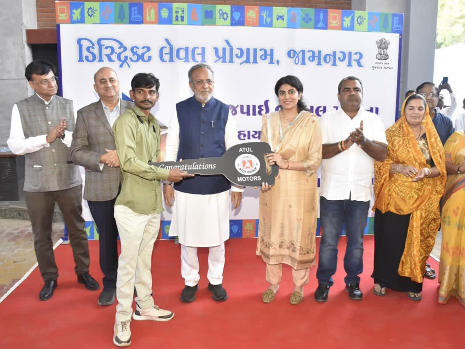 Arjun Modhwadia Chairs VGRC Programme in Jamnagar (Photo/Gujarat CMO)