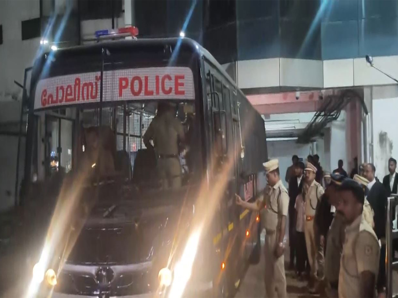 Outside visuals of Ernakulam Session Court (Photo/ANI)