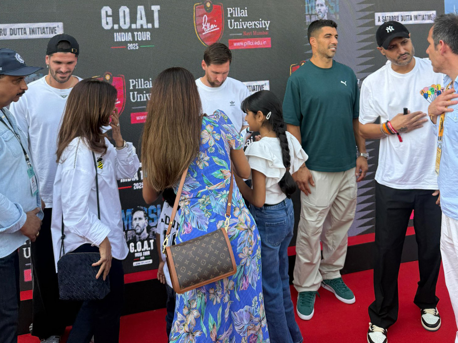 Harbhajan Singh meeting Lionel Messi (Photo: X/@harbhajan_singh)