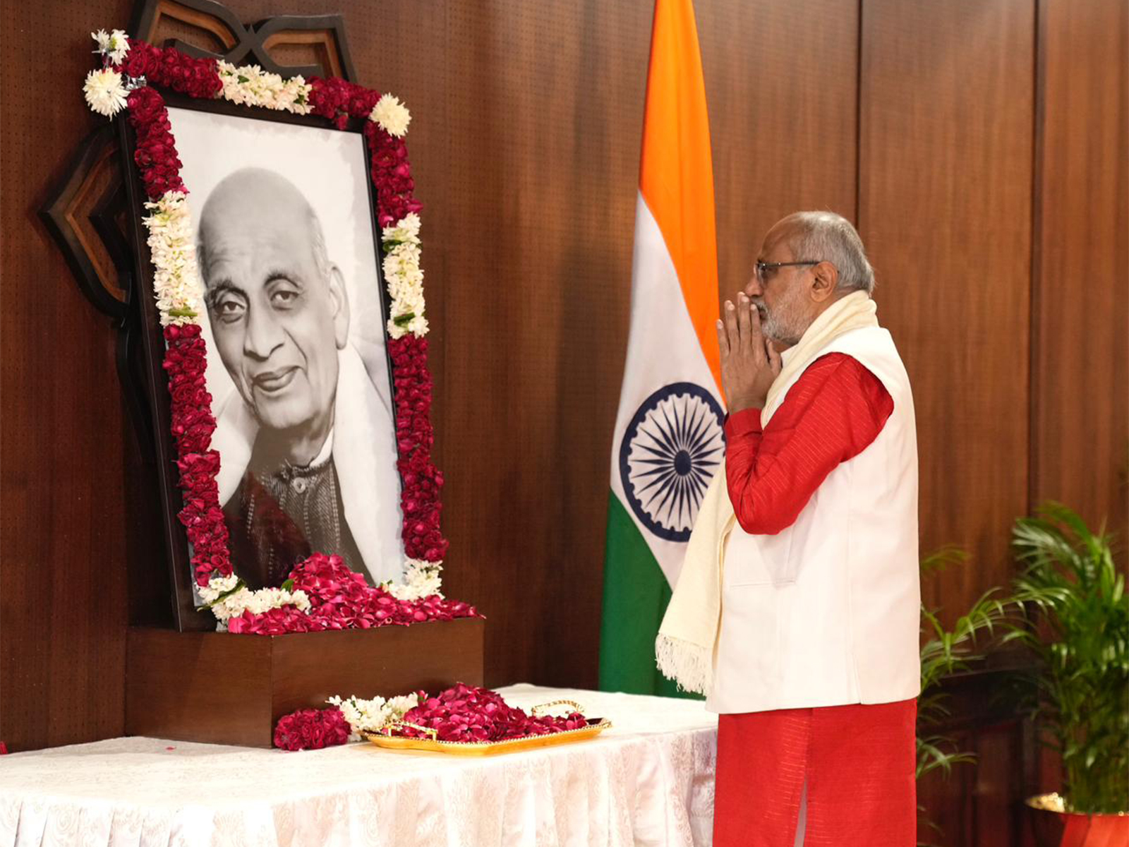VP Radhakrishnan pays tribute to Sardar Patel (Photo/X@VPIndia)