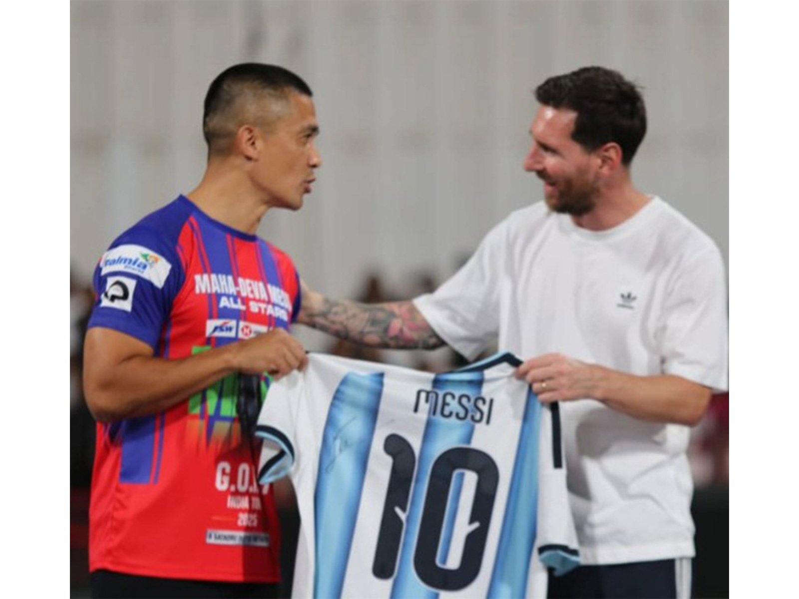 Sunil Chhetri (L) and Lionel Messi (R). (Photo: chetri_sunil11)