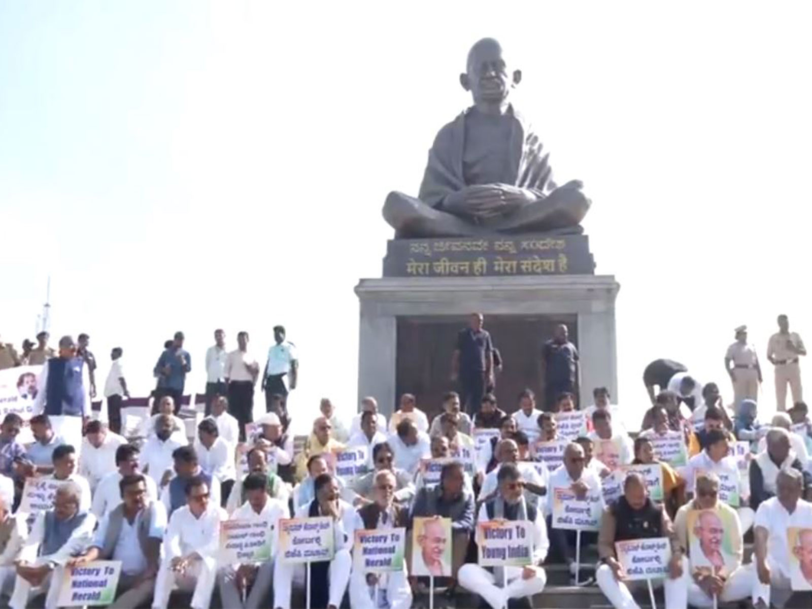 Karnataka Congress holds protest in Belagavi over MGNREGA renaming (Photo/ANI)