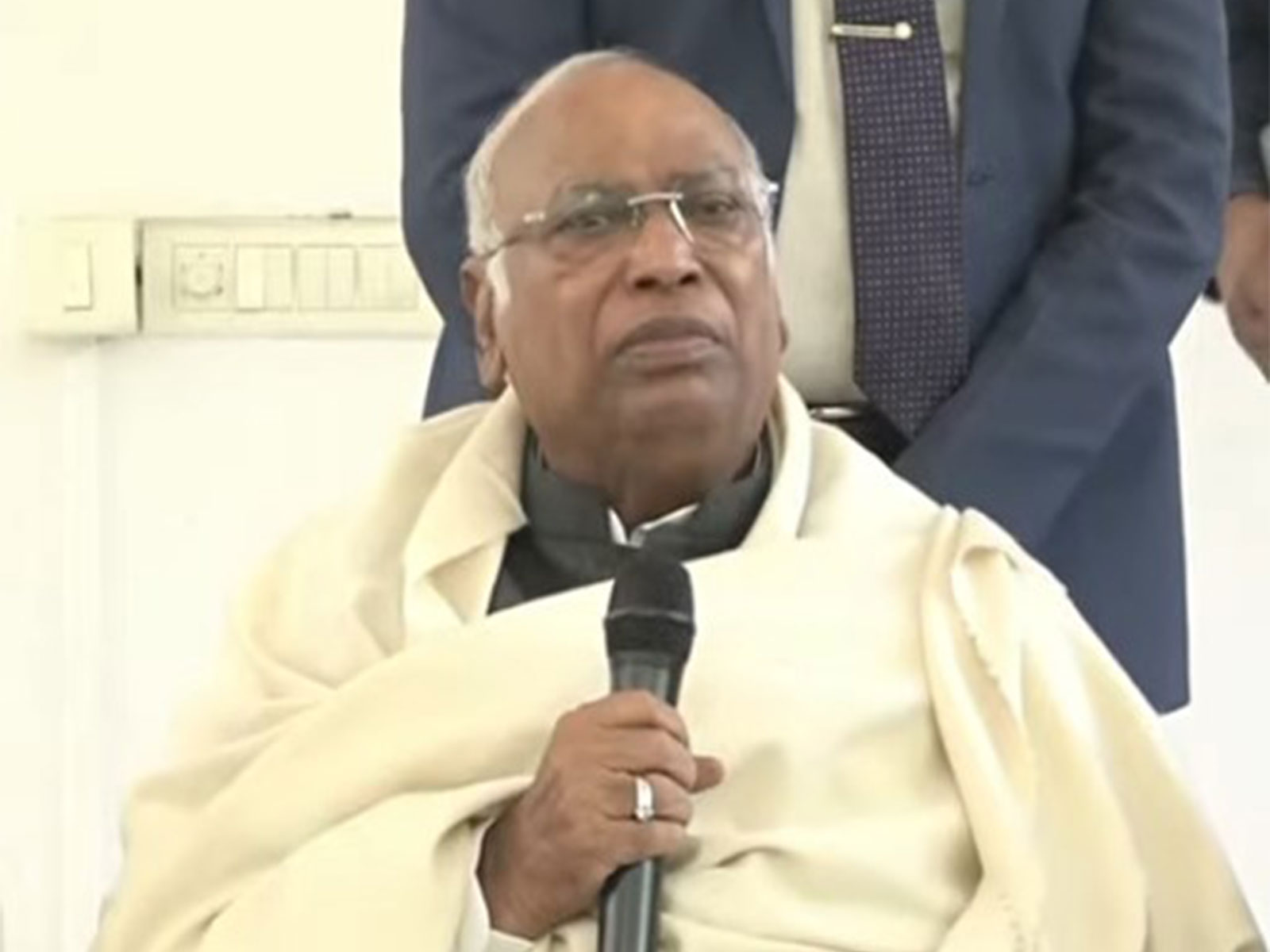 Congress President Mallikarjun Kharge addressing the media on National Herald Case. (Photo/ANI)