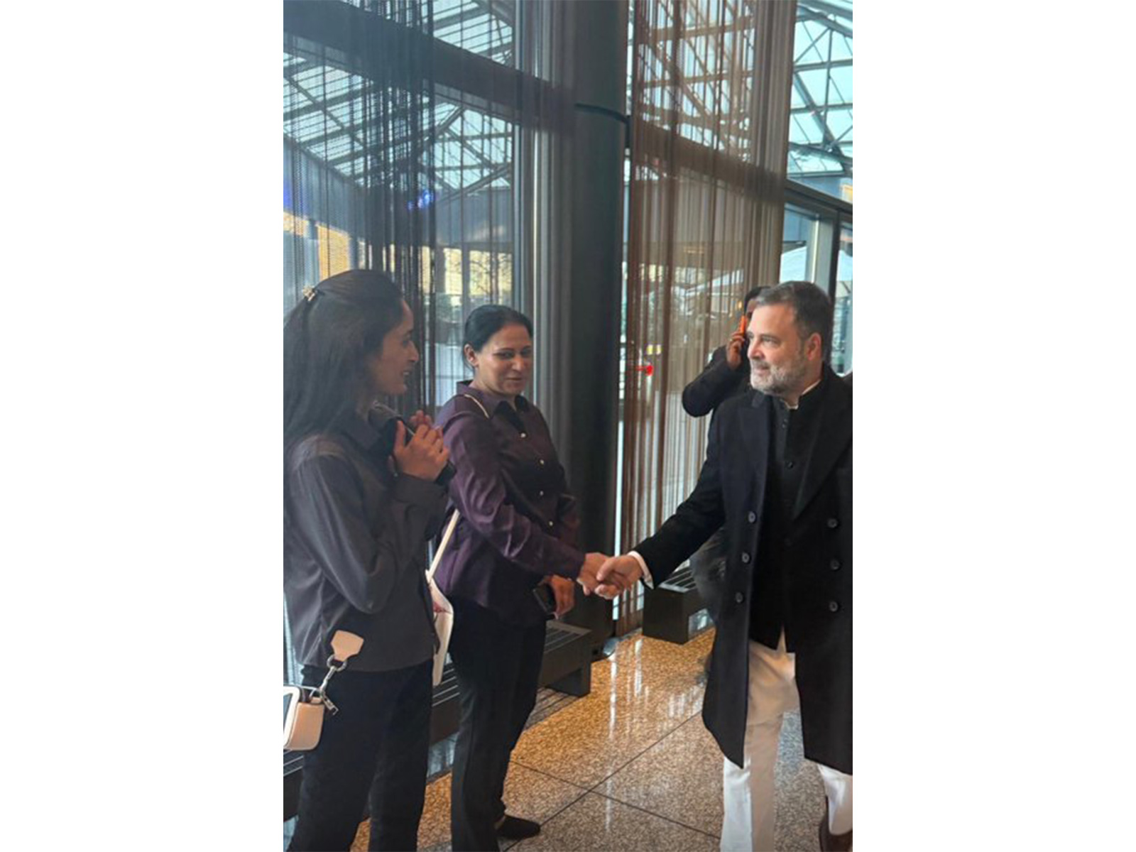 Lok Sabha LoP Rahul Gandhi recieves rouse welcome by IOC members (Photo/X@INCOverseas)