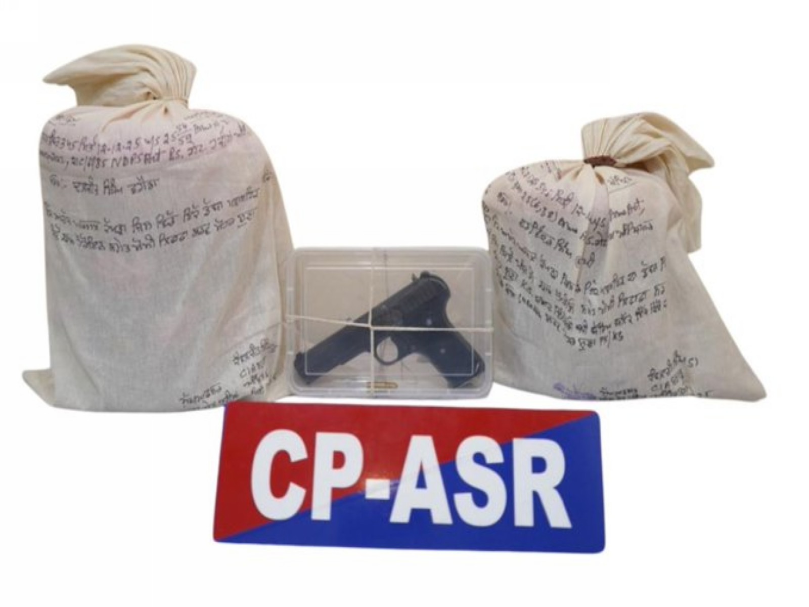 Pistol, heroin and arms seized by Punjab police (Photo/X/@DGPPunjabPolice)