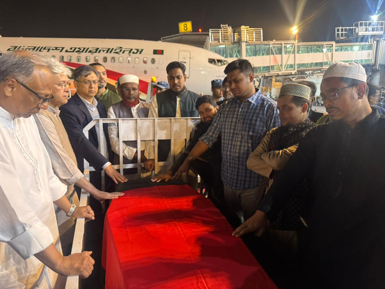 Osman Hadi's body arrives in Bangladesh (Photo/X@ChiefAdviserGoB)