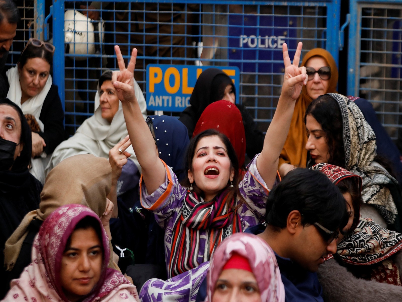 Supporters of jailed former Prime Minister of Pakistan and leader of Pakistan Tehreek-e-Insaf (PTI) party Imran Khan gather during a protest over concerns about their leader's health (Photo/Reuters)