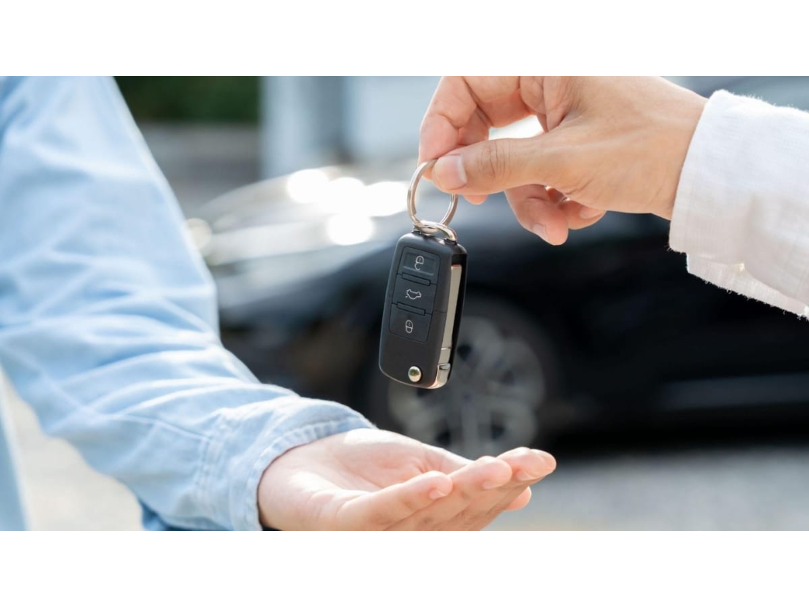 Why Every Car Buyer Should Use a Car Loan EMI Calculator Before Applying